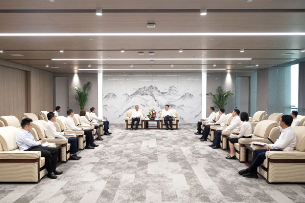 山東重工集團與中國光大銀行簽署戰略合作協議